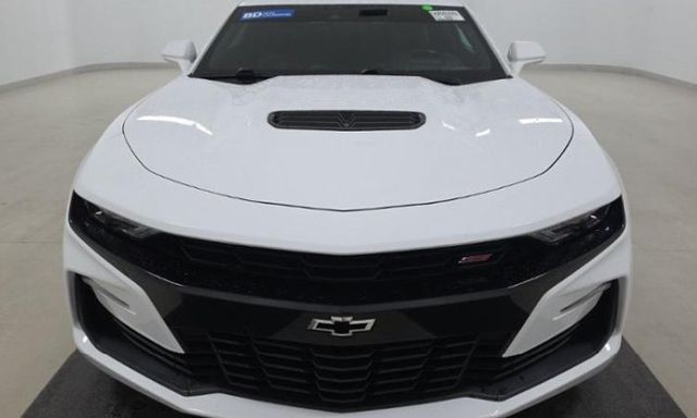 2019 Chevrolet Camaro 2SS, AUTO TRANS, TOUCHSCREEN, TWO TONE LTHR, SPOILER!!! - 23072620 - 1