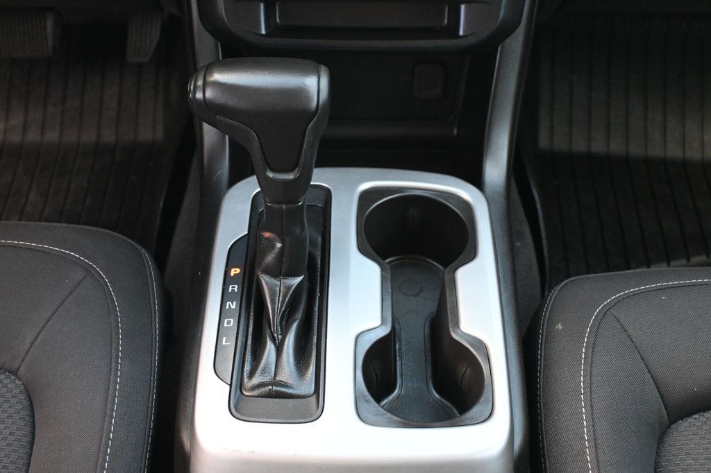 Chevrolet Colorado photo 14