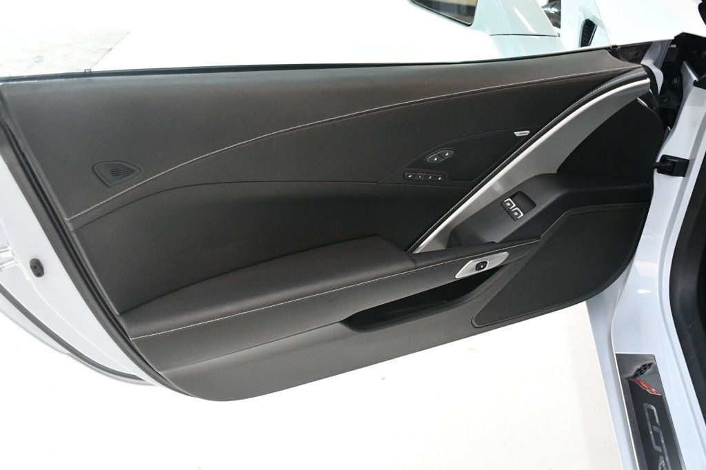 2019 Chevrolet Corvette Stingray Coupe 2LT photo 16
