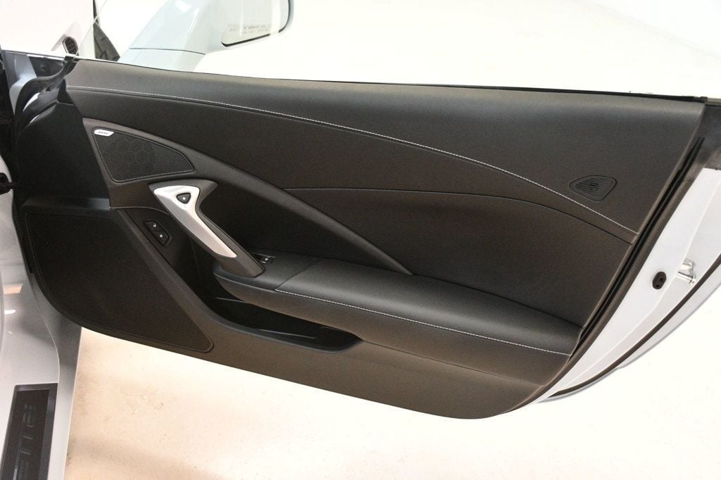 2019 Chevrolet Corvette Stingray Coupe 2LT photo 17