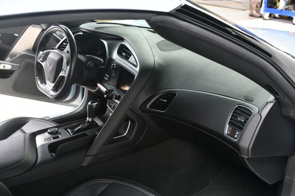 2019 Chevrolet Corvette Stingray Coupe 2LT photo 19
