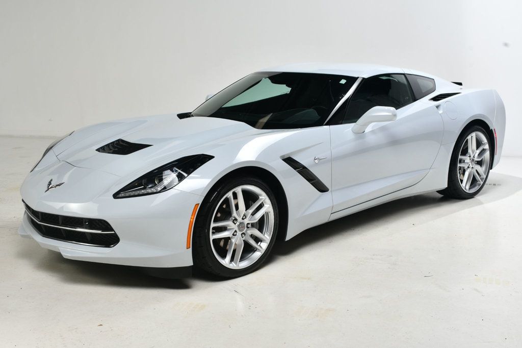 2019 Chevrolet Corvette Stingray Coupe 2LT photo 2