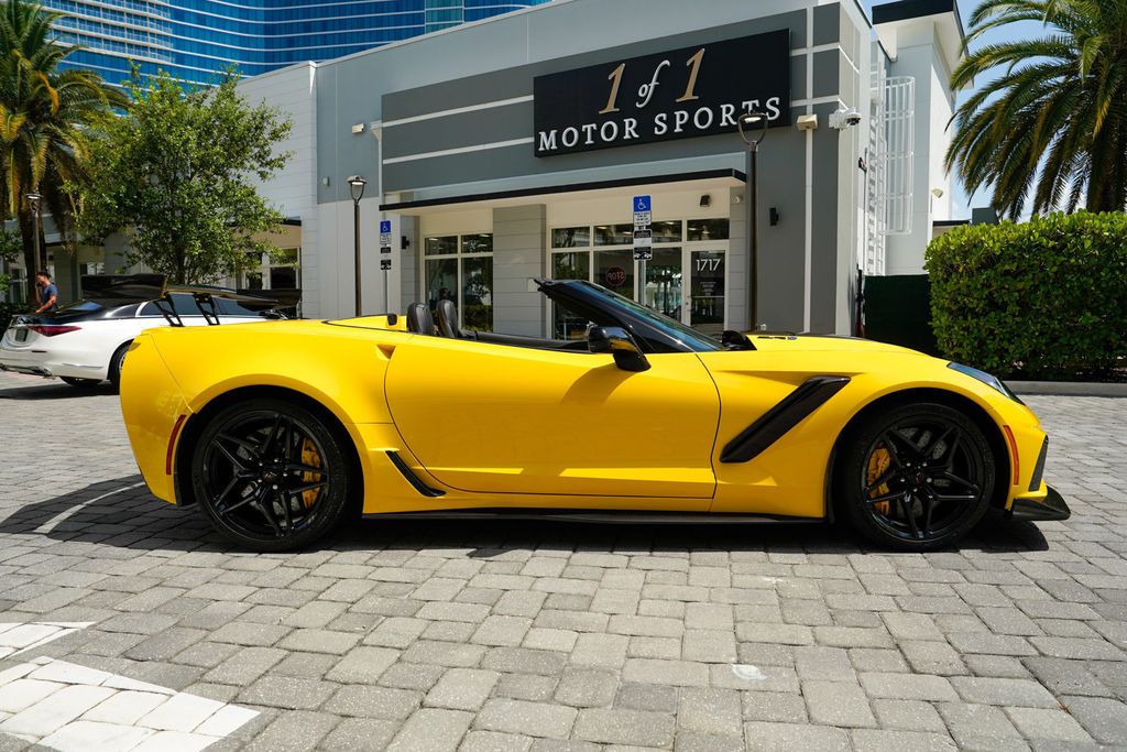 2019 Chevrolet Corvette 2dr ZR1 Convertible w/3ZR - 23029576 - 32