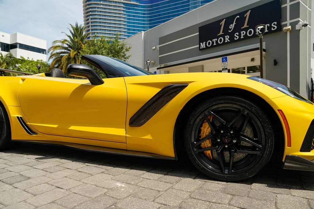 2019 Chevrolet Corvette 2dr ZR1 Convertible w/3ZR - 23029576 - 35