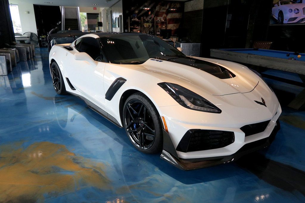 2019 Chevrolet Corvette 2dr ZR1 Coupe w/3ZR - 23026537 - 0