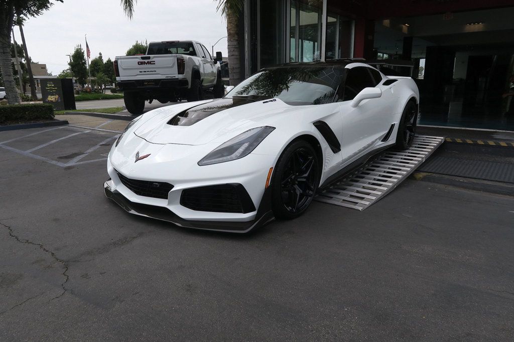 2019 Chevrolet Corvette 2dr ZR1 Coupe w/3ZR - 23026537 - 1
