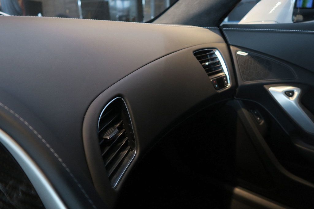 2019 Chevrolet Corvette 2dr ZR1 Coupe w/3ZR - 23026537 - 24