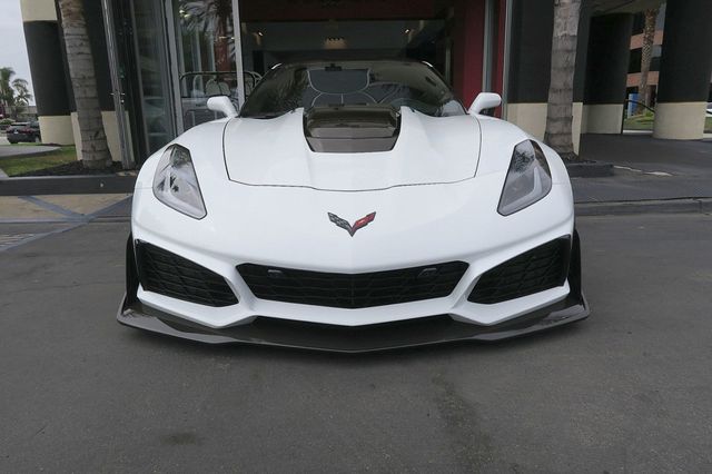 2019 Chevrolet Corvette 2dr ZR1 Coupe w/3ZR - 23026537 - 2