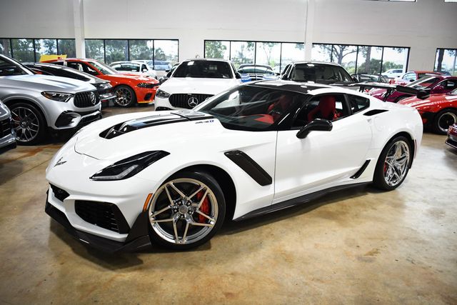 2019 Chevrolet Corvette 2dr ZR1 Coupe w/3ZR - 23035612 - 0