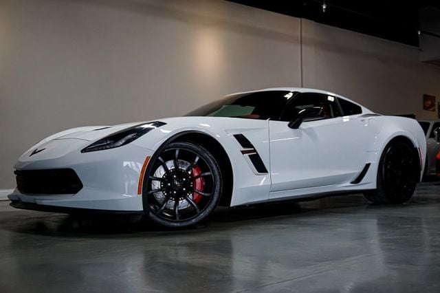2019 Chevrolet Corvette *Grand Sport 2LT* *7-Speed Manual* *White/Red* *Only 19k MIles*  - 22980155 - 0