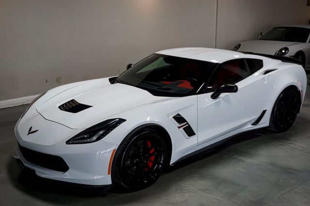 2019 Chevrolet Corvette *Grand Sport 2LT* *7-Speed Manual* *White/Red* *Only 19k MIles*  - 22980155 - 36