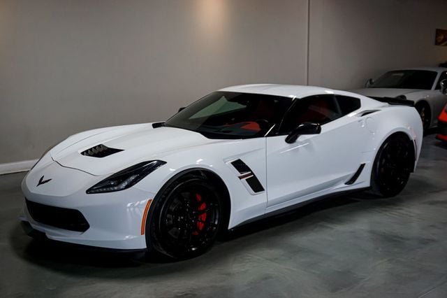 2019 Chevrolet Corvette *Grand Sport 2LT* *7-Speed Manual* *White/Red* *Only 19k MIles*  - 22980155 - 4
