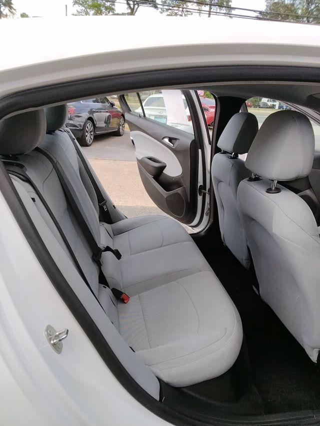 2019 Chevrolet CRUZE 4dr Hatchback LS - 23017807 - 11