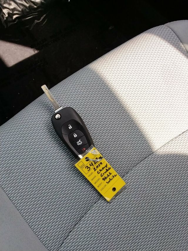 2019 Chevrolet CRUZE 4dr Hatchback LS - 23017807 - 22