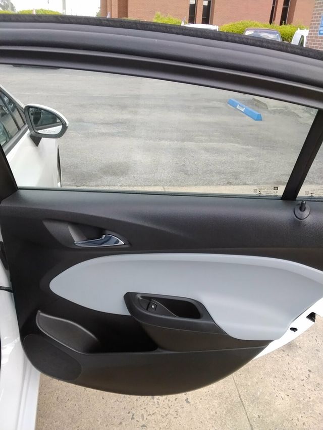 2019 Chevrolet CRUZE 4dr Hatchback LS - 23017807 - 8