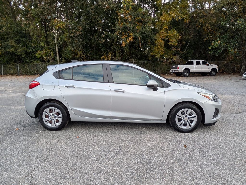 2019 Chevrolet Cruze LS photo 3
