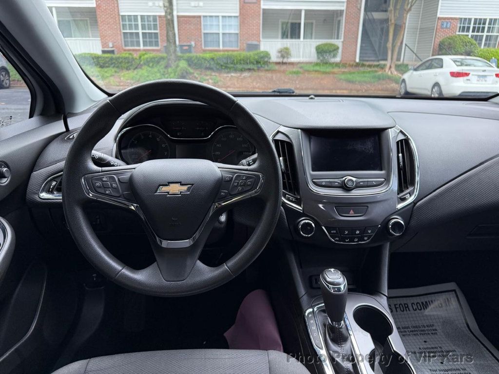 2019 Chevrolet CRUZE 4dr Hatchback LT - 23025318 - 16