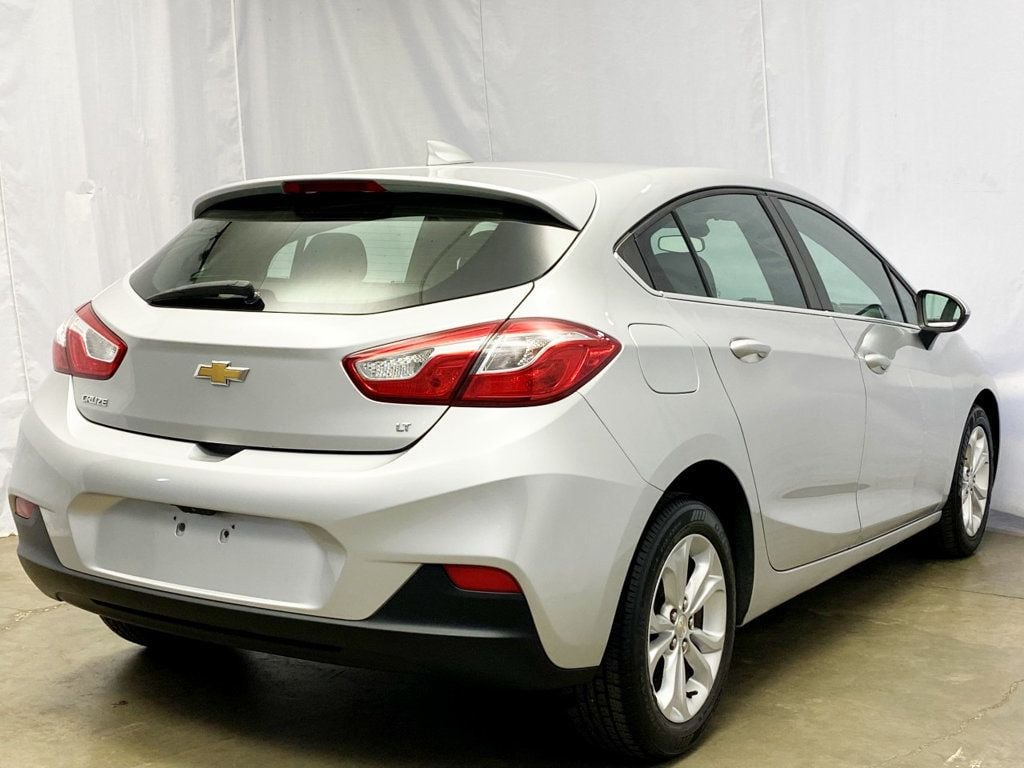 2019 Chevrolet CRUZE 4dr Hatchback LT - 22660909 - 9