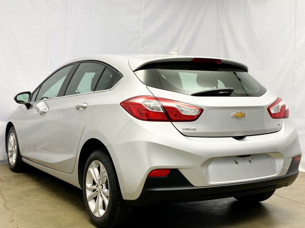 2019 Chevrolet CRUZE 4dr Hatchback LT - 22660909 - 10