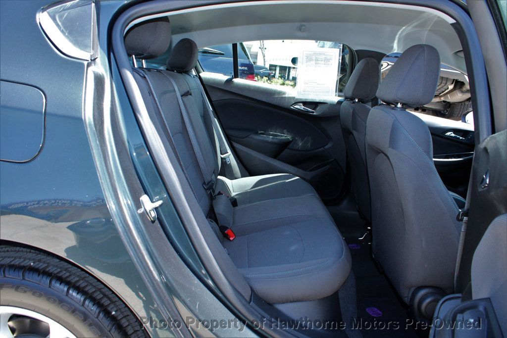 2019 Chevrolet Cruze LT photo 12