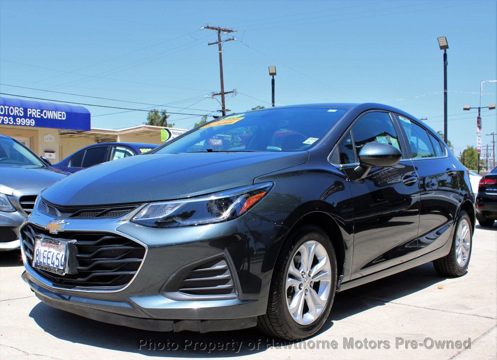 2019 Chevrolet Cruze LT photo 2