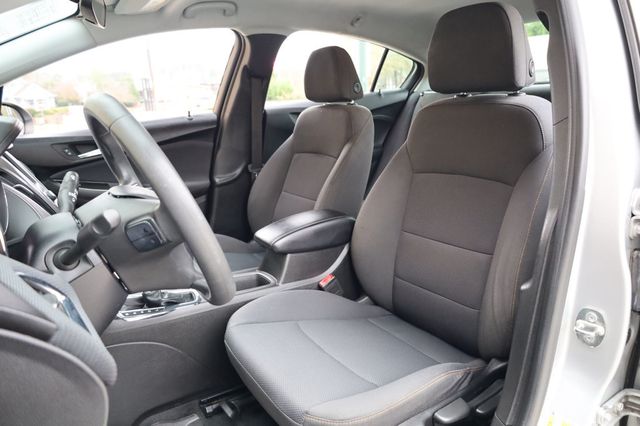 2019 Chevrolet CRUZE 4dr Sedan LS - 22946134 - 13