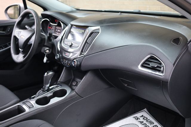 2019 Chevrolet CRUZE 4dr Sedan LS - 22946134 - 21