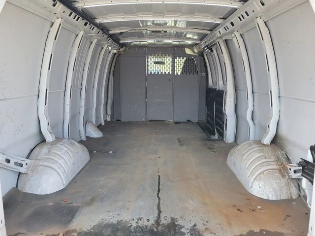 2019 Chevrolet Express 3500 Cargo Extended Van 3D - 23031804 - 3