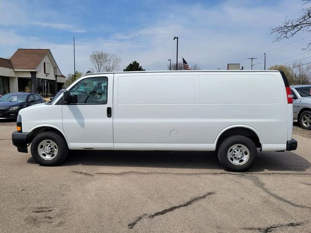 2019 Chevrolet Express 3500 Cargo Extended Van 3D - 23031804 - 4