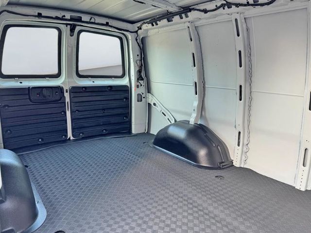 2019 Chevrolet Express Cargo Van RWD 2500 135" - 23069265 - 19
