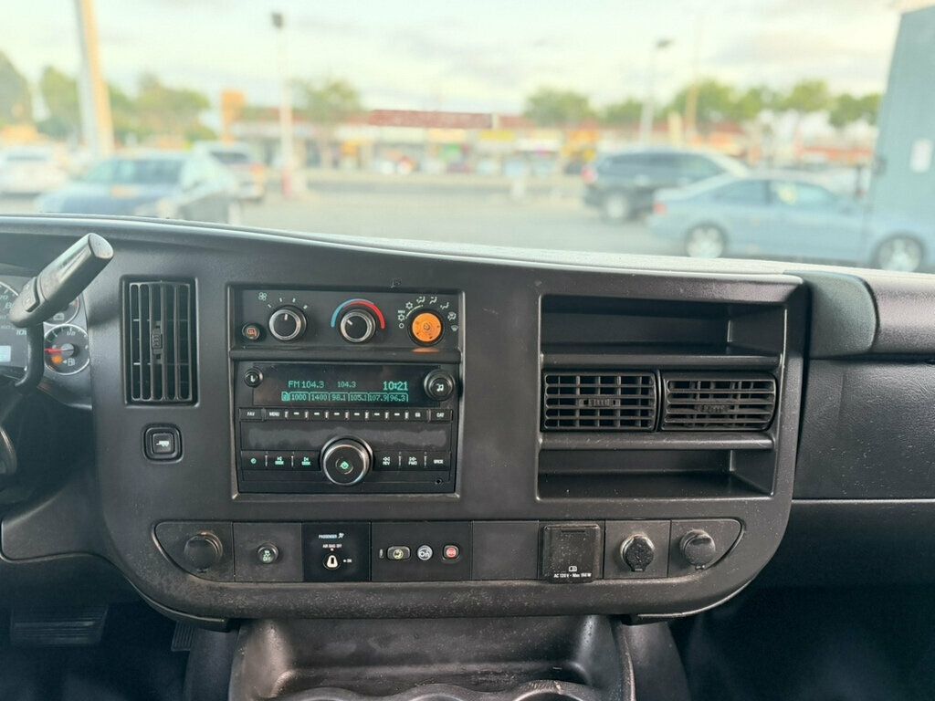 Chevrolet Express photo 12