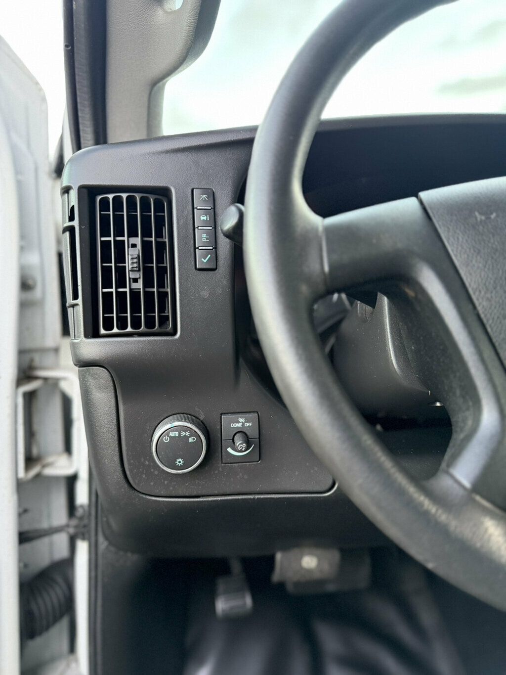 Chevrolet Express photo 14