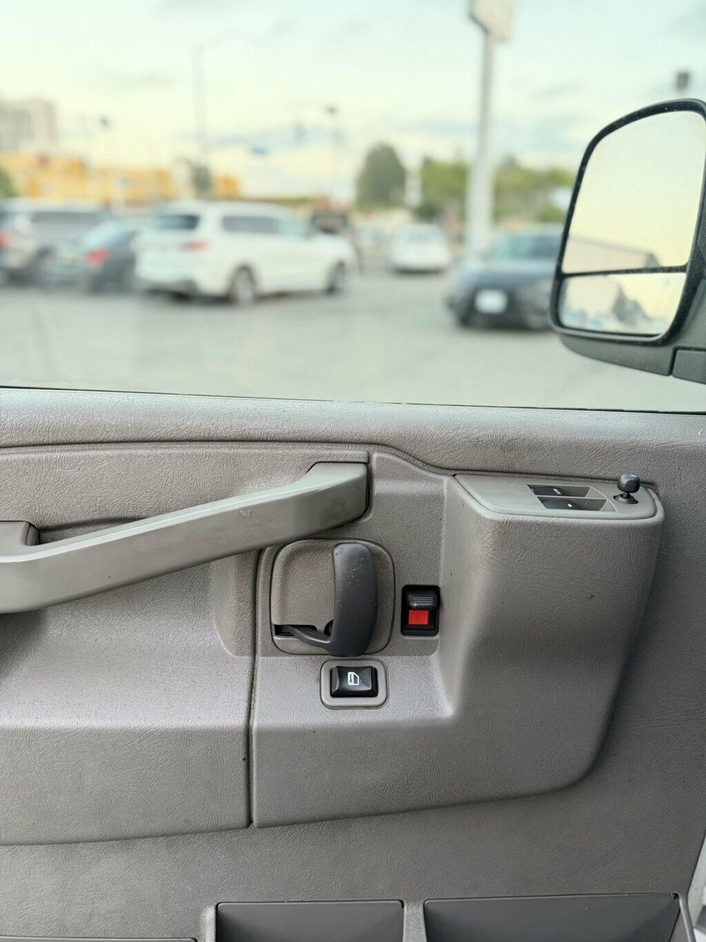 Chevrolet Express photo 15