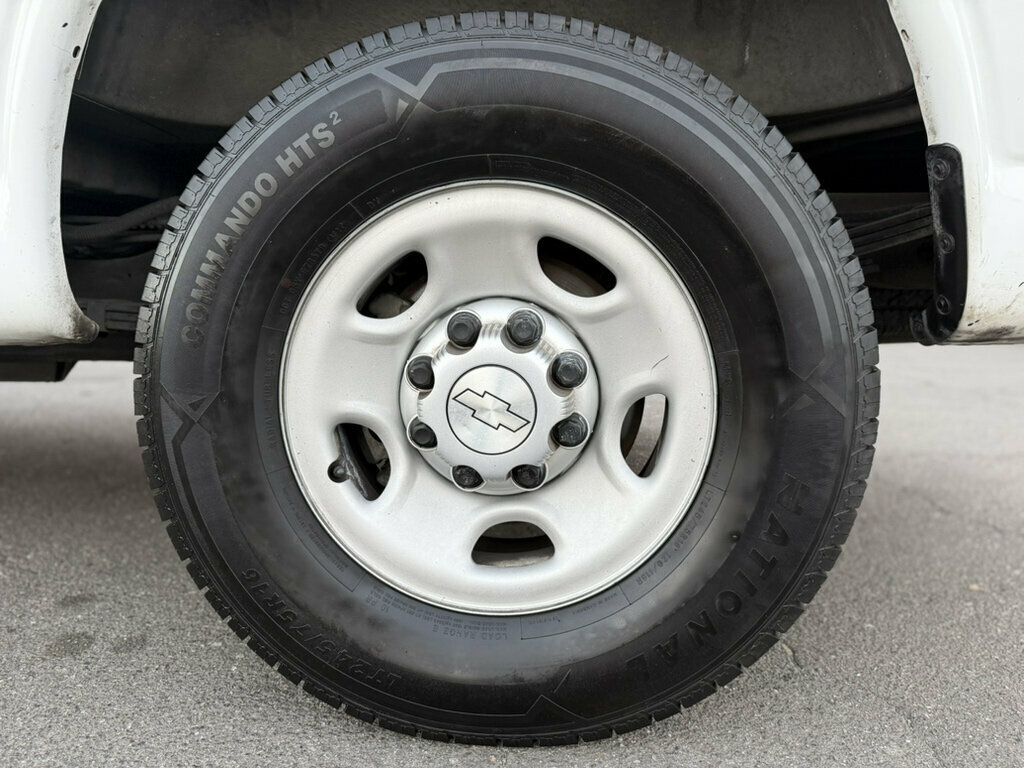 Chevrolet Express photo 21