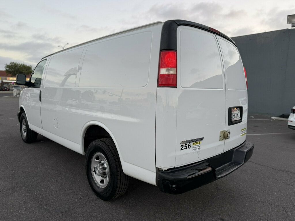 Chevrolet Express photo 6