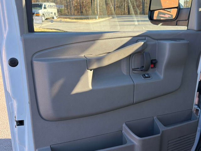 2019 Chevrolet Express Cargo Van RWD 2500 135" - 22961902 - 9