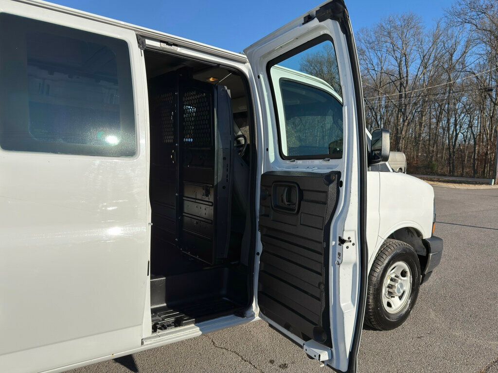 2019 Chevrolet Express Cargo Van RWD 2500 135" - 22961902 - 25