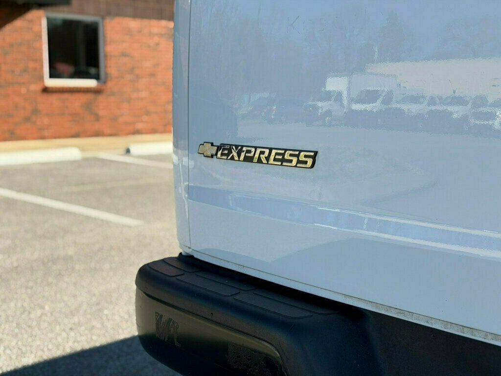 2019 Chevrolet Express Cargo Van RWD 2500 135" - 22961909 - 9