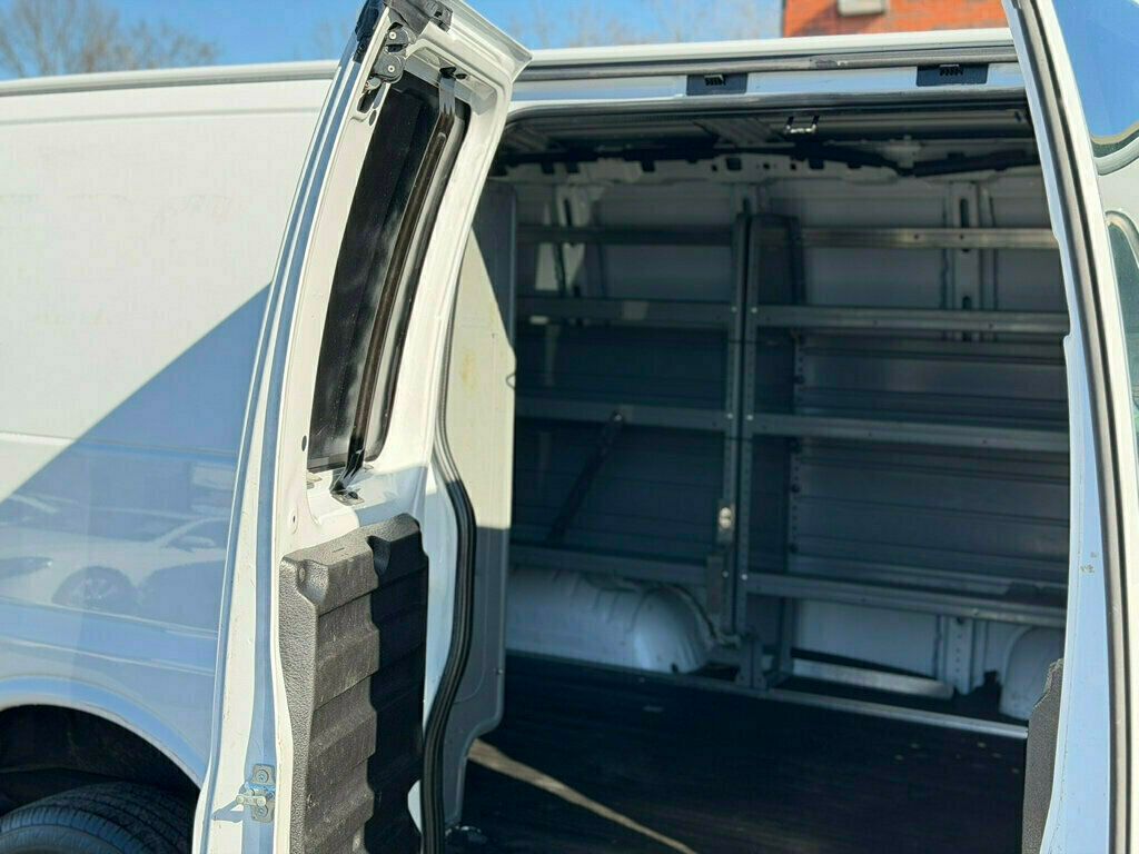 2019 Chevrolet Express Cargo Van RWD 2500 135" - 22961909 - 16