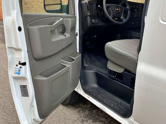 2019 Chevrolet Express Cargo Van RWD 2500 135" - 23012643 - 10