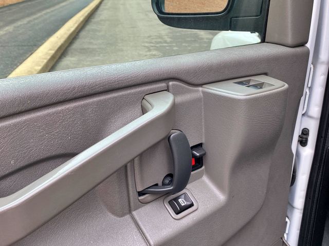 2019 Chevrolet Express Cargo Van RWD 2500 135" - 23012643 - 11