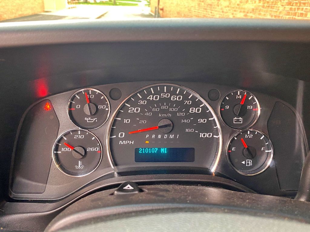 2019 Chevrolet Express Cargo Van RWD 2500 135" - 23012643 - 19