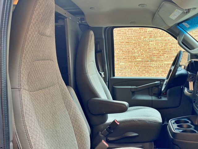 2019 Chevrolet Express Cargo Van RWD 2500 135" - 23012643 - 27