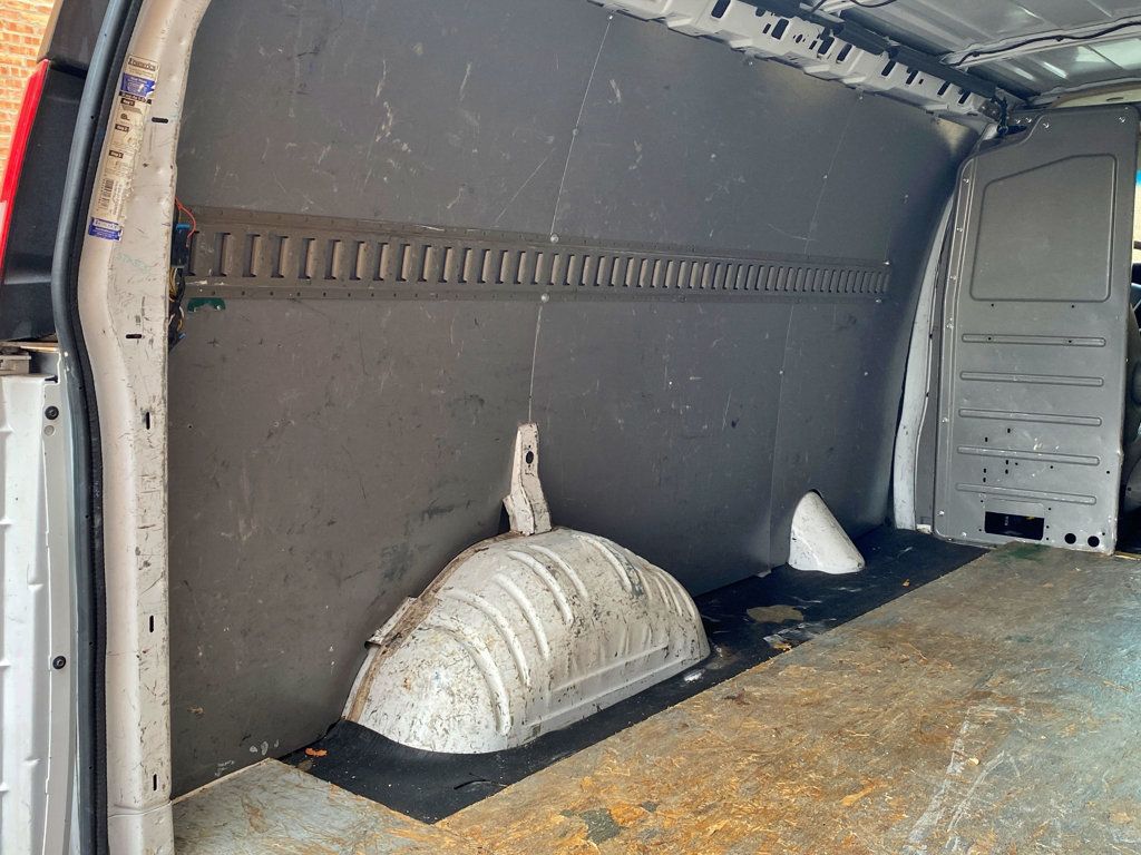 2019 Chevrolet Express Cargo Van RWD 2500 135" - 23012643 - 29