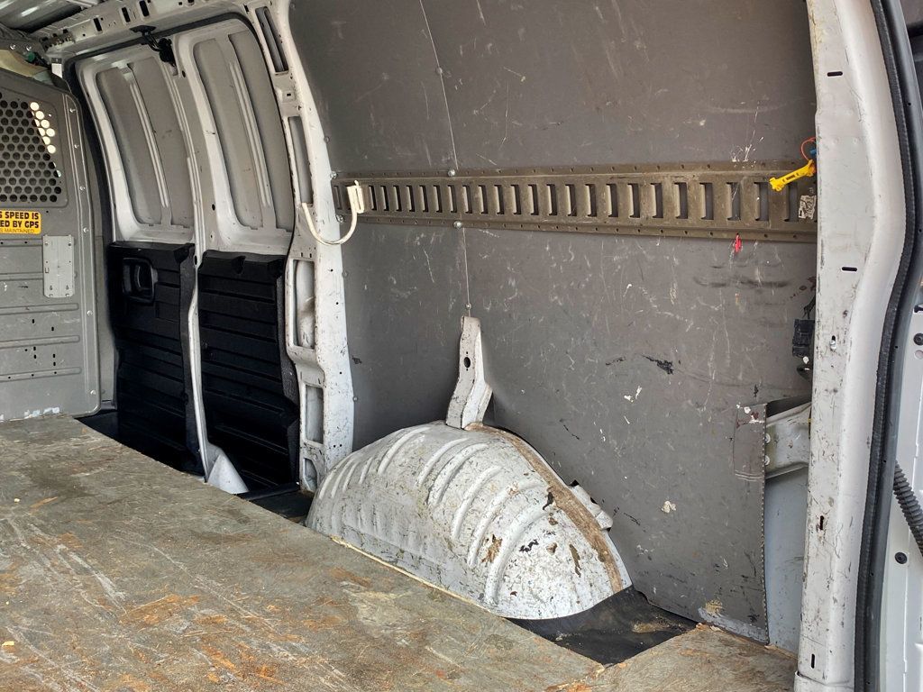 2019 Chevrolet Express Cargo Van RWD 2500 135" - 23012643 - 30