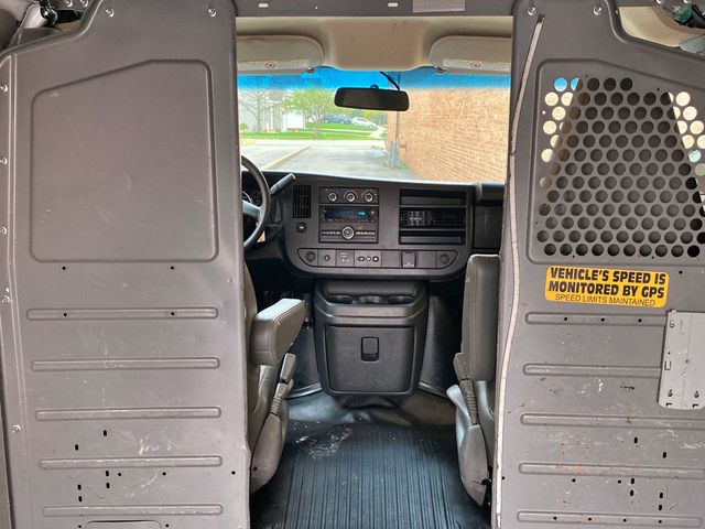 2019 Chevrolet Express Cargo Van RWD 2500 135" - 23012643 - 32