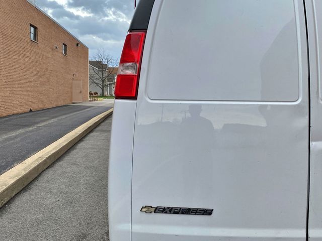 2019 Chevrolet Express Cargo Van RWD 2500 135" - 23012643 - 5