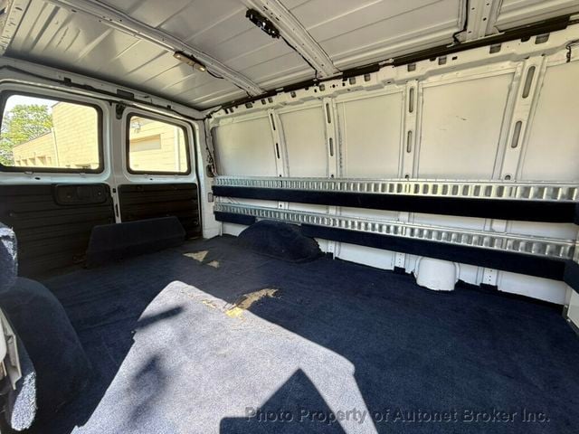 2019 Chevrolet Express Cargo Van RWD 2500 135" - 23070830 - 21