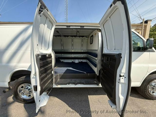 2019 Chevrolet Express Cargo Van RWD 2500 135" - 23070830 - 22