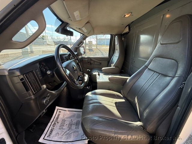 2019 Chevrolet Express Cargo Van RWD 3500 155" - 22974965 - 9
